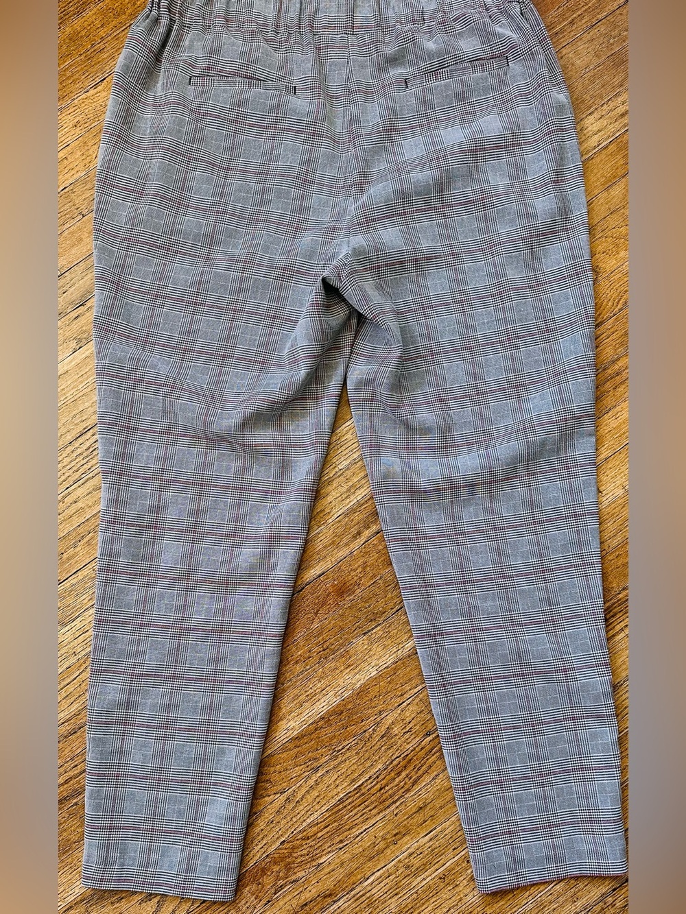 Pre Owned Old Navy Cropped Plaid Ankle Pants with Gray with Red Accent - Picture 2 of 12